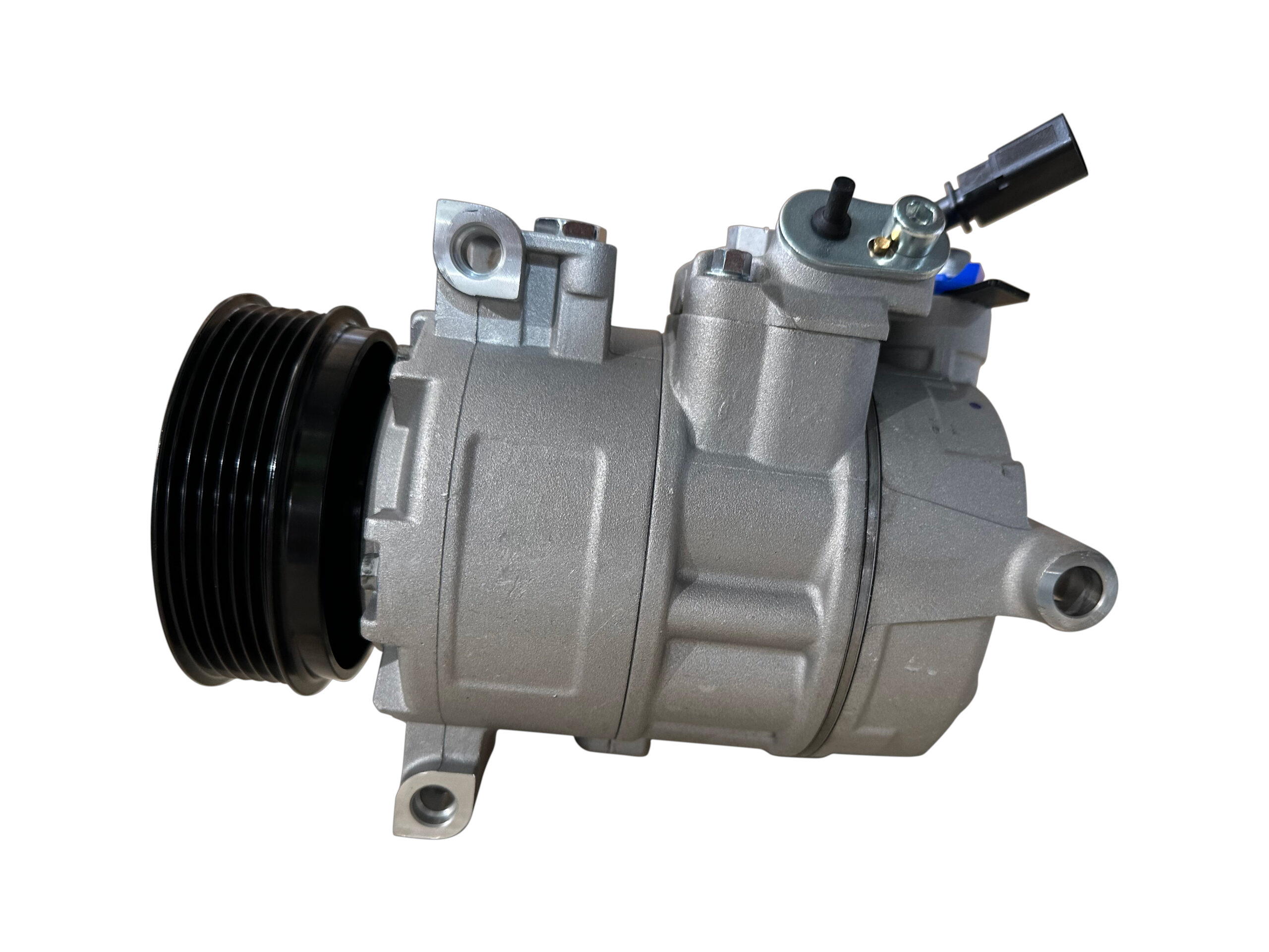 Air Con Compressor for VW: California, Multivan, Transporter - Image 4